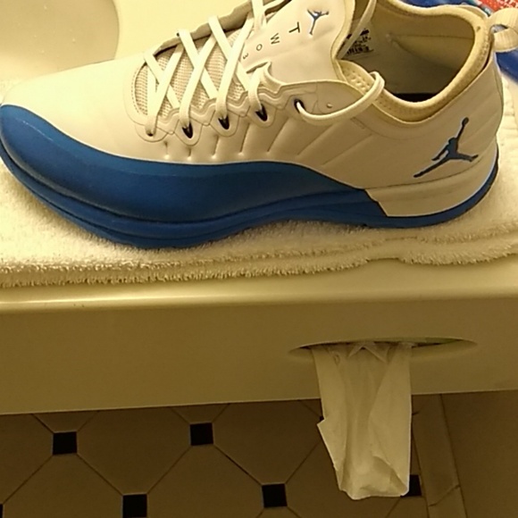 Shoes - Picture 1 of 4